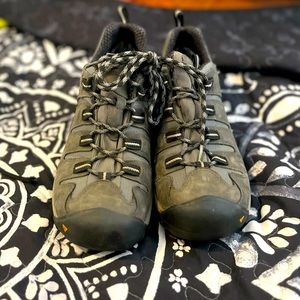KEEN hiking boots… barely worn